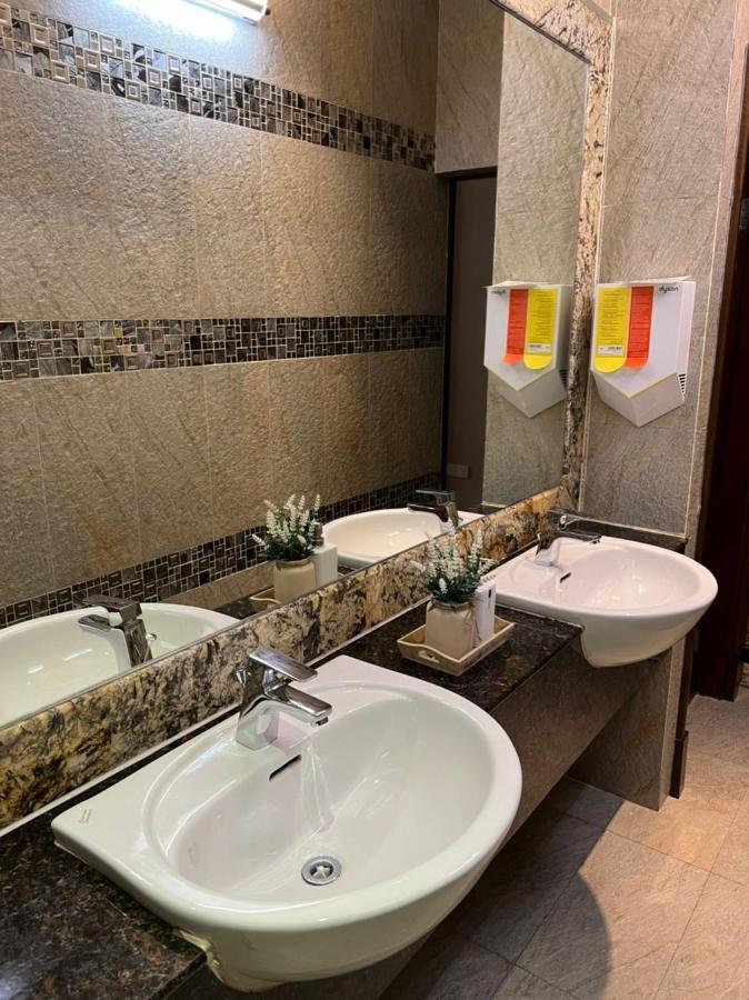 Nova Hotel ميري المظهر الخارجي الصورة
