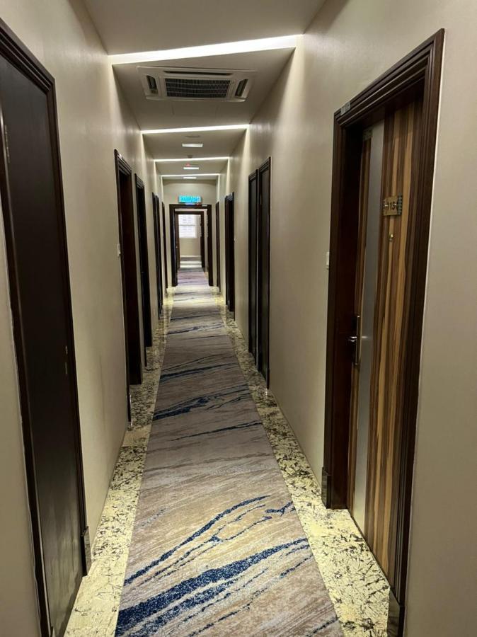 Nova Hotel ميري المظهر الخارجي الصورة