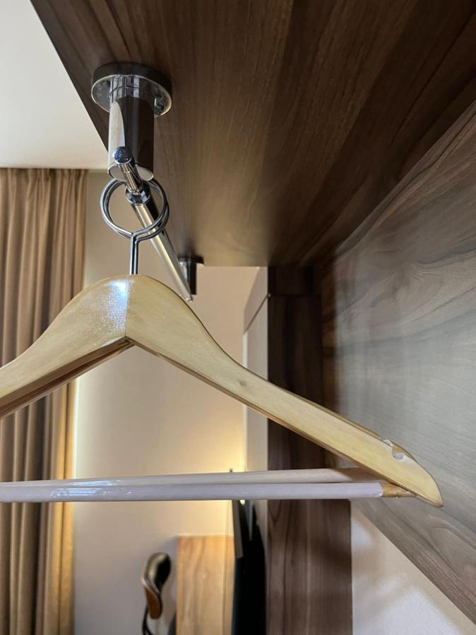Nova Hotel ميري المظهر الخارجي الصورة