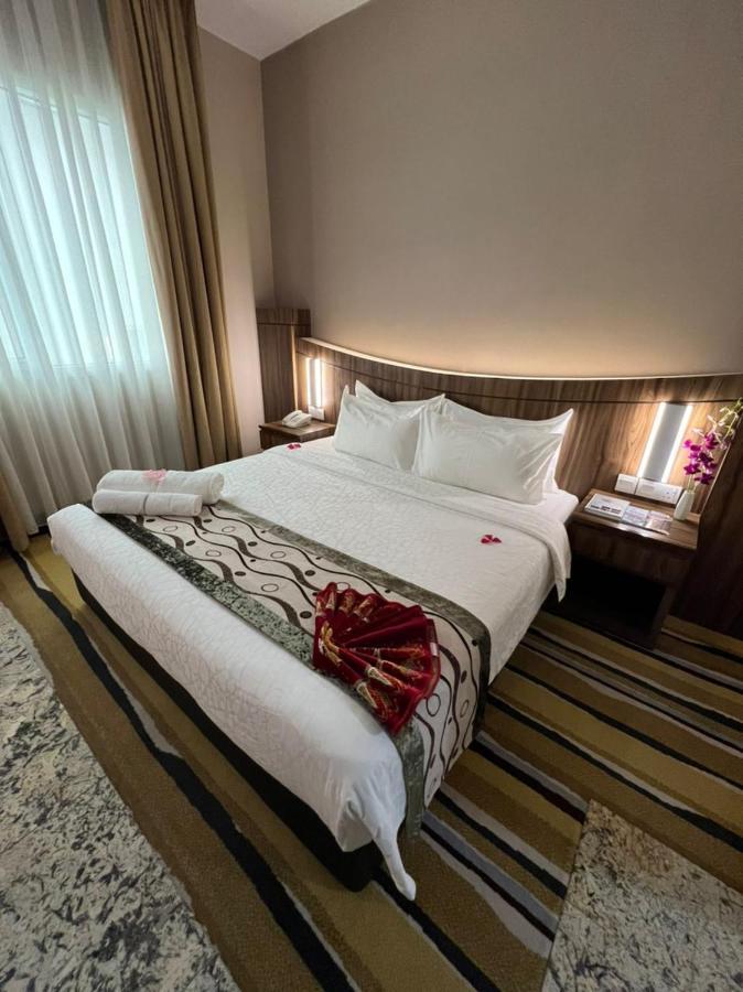 Nova Hotel ميري المظهر الخارجي الصورة